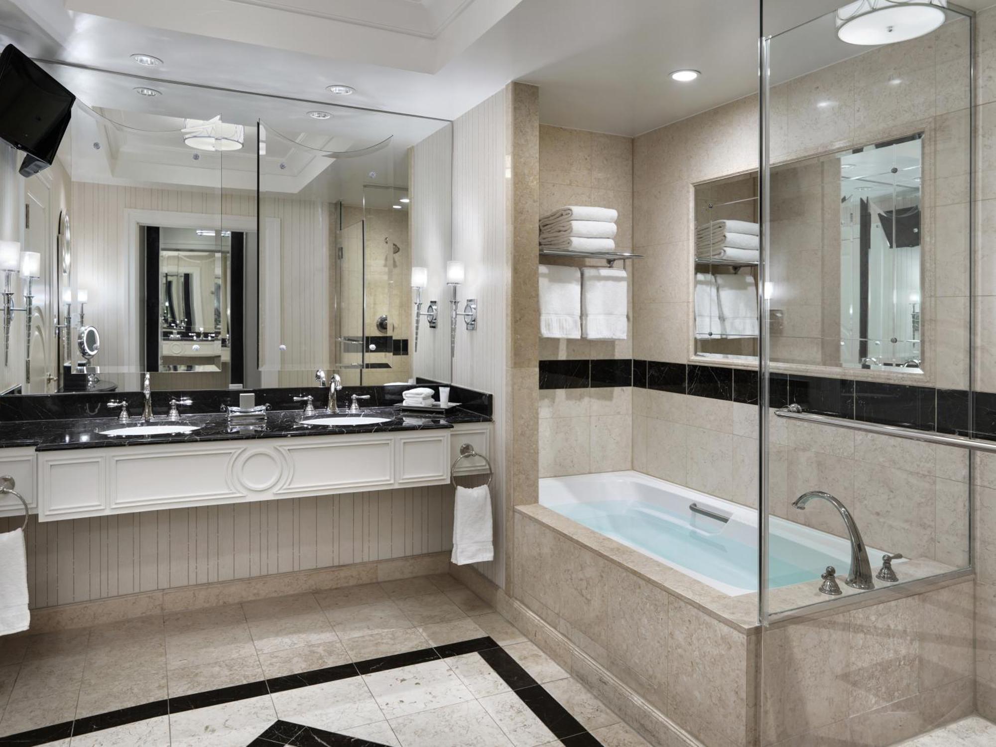 Prestige Luxury King Suite,617013065:JPEG